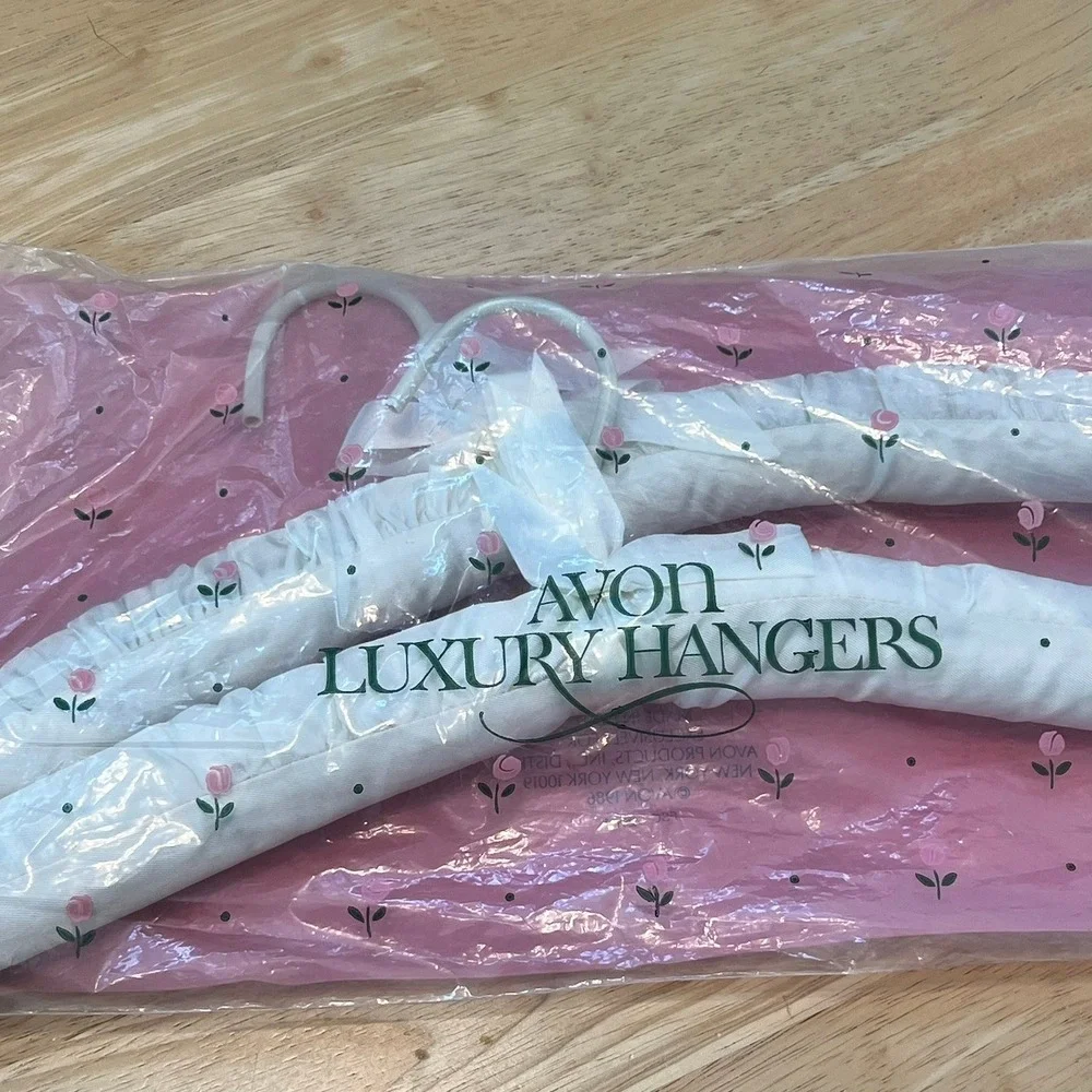 Vintage 1986 Avon Luxury Hangers Set of 2 Padded White Original Packaging NOS